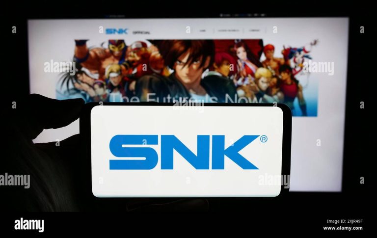 stuttgart-germany-02-06-2024-person-holding-cellphone-with-logo-of-japanese-video-games-company-snk-corporation-in-front-of-business-webpage-2XJR49F-1