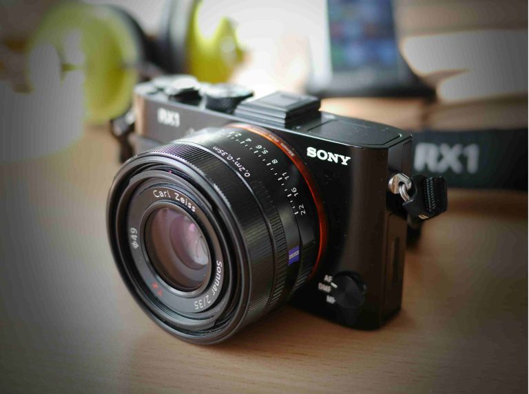 Sony_Cyber-shot_DSC-RX1-59bf14399abed50011049832
